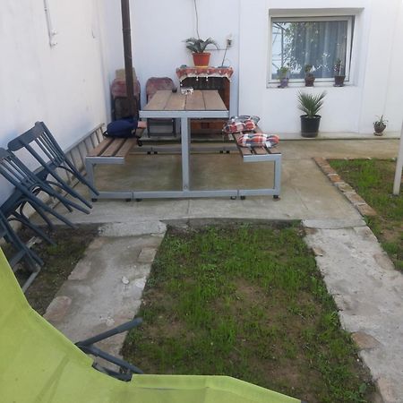 House Hotel Craiova Bagian luar foto